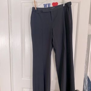 Banana Republic Ryan Fit stretch navy lined pants.  Size 6. Small check pattern.